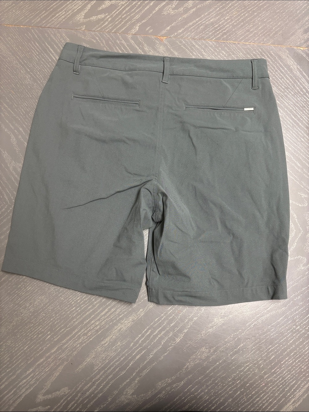 Vuori Men's Flat-Front Performance Shorts in Slate Green